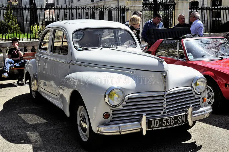 Peugeot 203 lanseerattiin vuonna 1948
