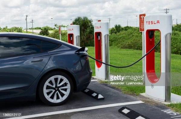 Maailmanlaajuinen Tesla Supercharger -verkko