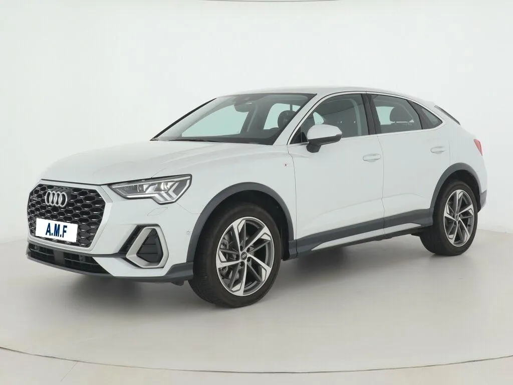 AUDI Q3  Image 1